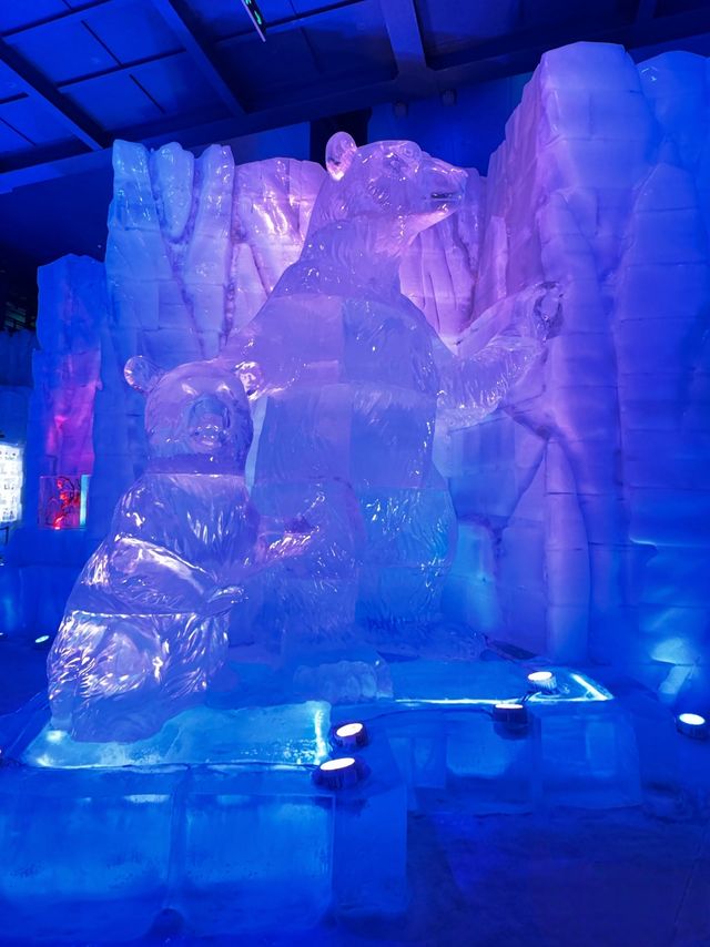 盛夏闖入-10℃魔幻雪國，解鎖反季冰雪嘅終極浪漫！