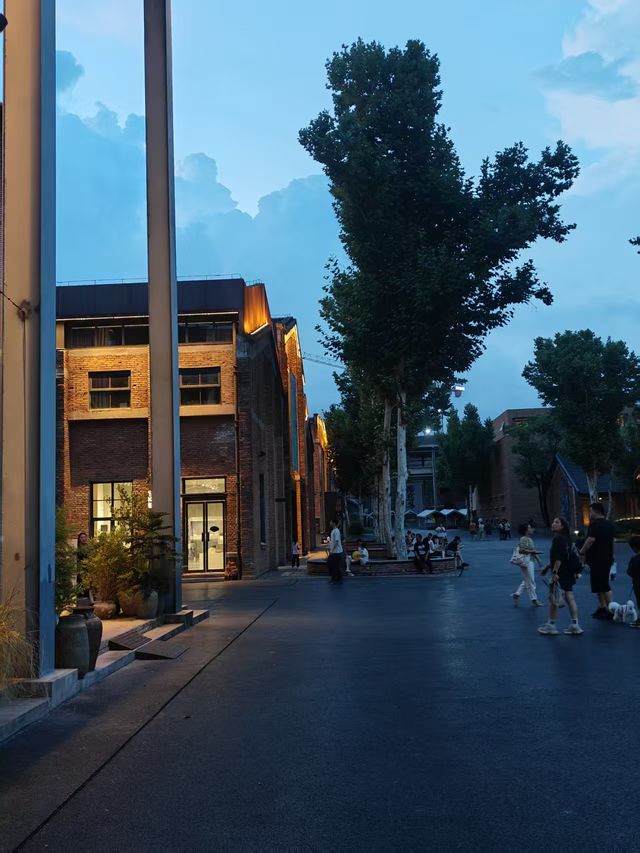 景德鎮週末遊攻略｜入住陶溪川嘅藝術酒店 景德鎮嘅陶瓷藝術真係太迷人啦！今次入住咗陶溪川文創街區嘅水