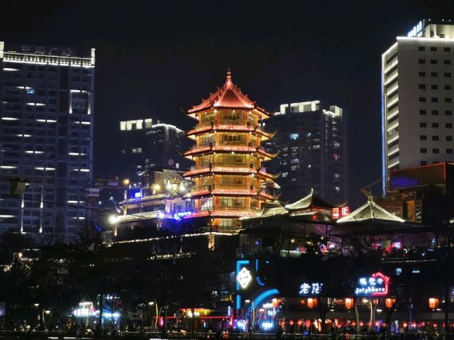 夜遊成都錦江：燈火江影中的天府韻味