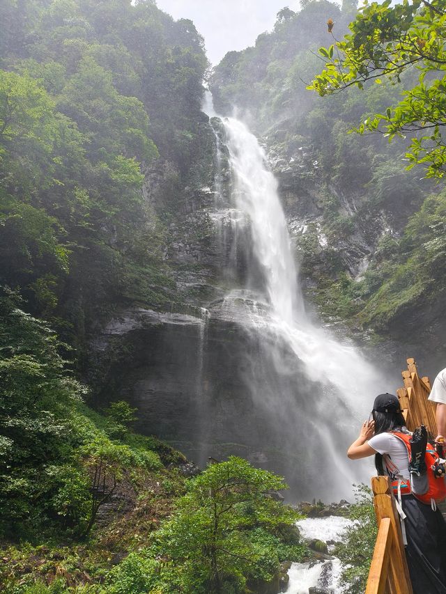 世界桌山-瓦屋山，來邂逅一場雲端的綺夢，奔赴這場心靈之約！