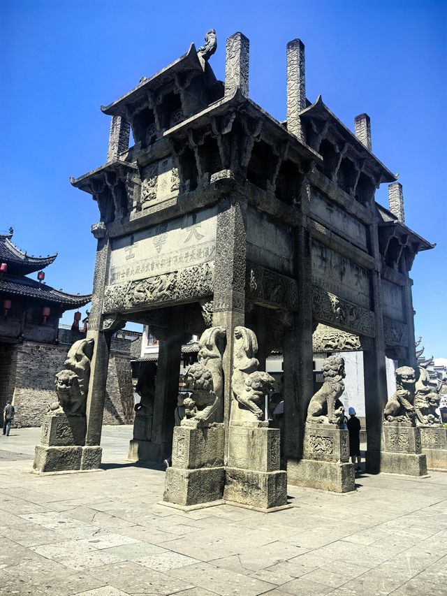 遊黃山不得不去的徽州古城