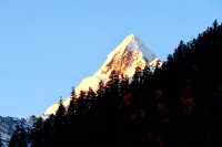秋天在雨崩村欣賞梅里雪山的日照金山