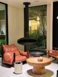 碼住在廬山西海碰上了chao牛的出片民宿～