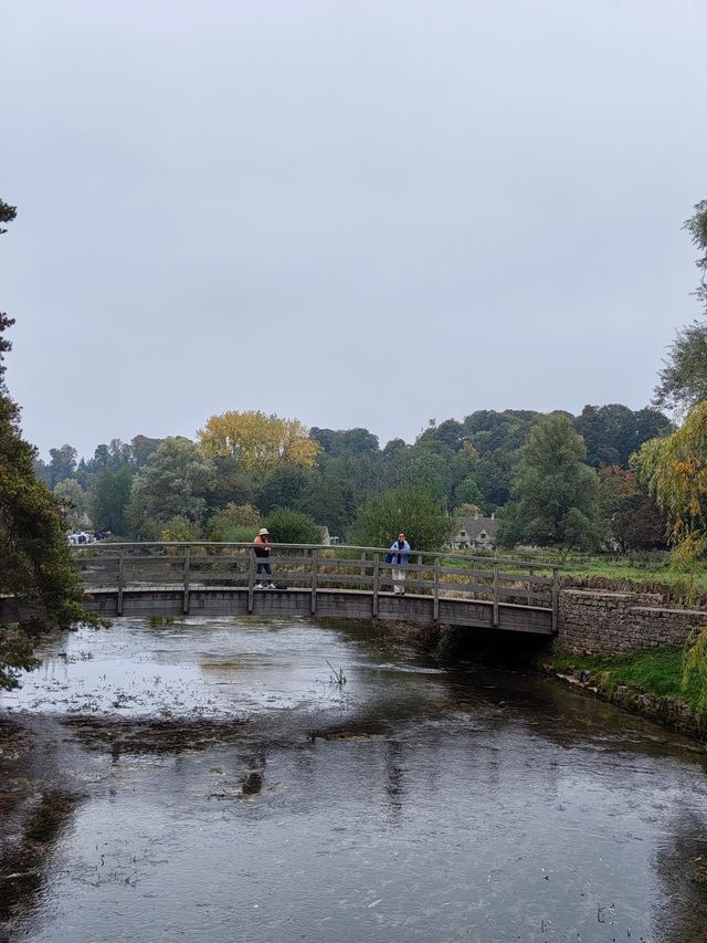 詩情畫意的拜伯里（bibury）