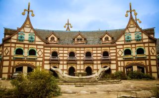 Breaking into an Abandoned Fairy Tale Town in Sichuan｜A Healing Ending at Meishan Ji Hotel