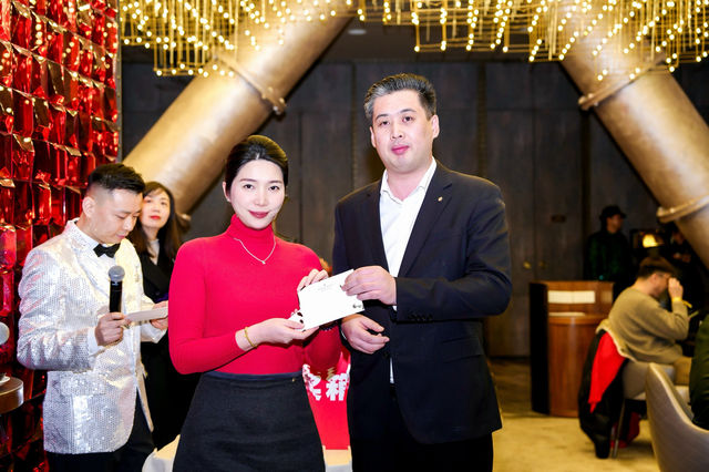 聖誕樹下的浪漫許願夜 聖誕樹下的浪漫許願夜