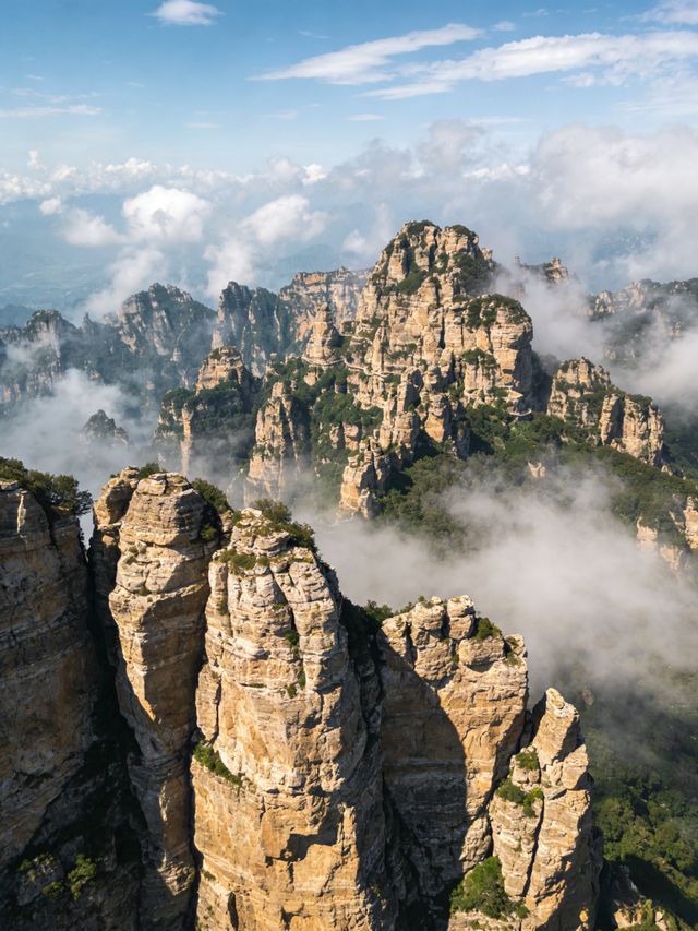 白石山夏季和冬季不同季節的不同風光