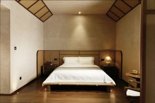 Family-run courtyard houses: a hidden gem of Chinese-style living in the heart of the city.