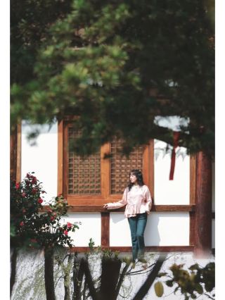 The cherry blossoms are blooming on Ziyang Street in Linhai, a quiet springtime secret perfect for photos