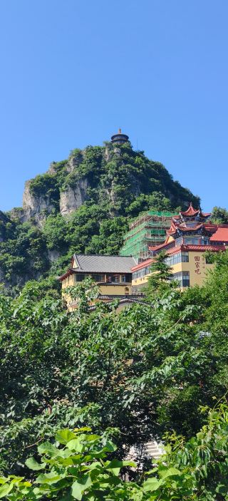 大熱天在雞籠山居然找到這樣的去處，雖然氣溫高了點，但也是有收穫的      交通 導航：雞籠