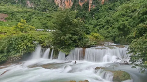 "เขตทัศนียภาพไป่ปู้ปี่ซุยเทียนเหอ" ในอำเภอนาโป เมืองไป่เซ่ — traveler post in น่าโพ