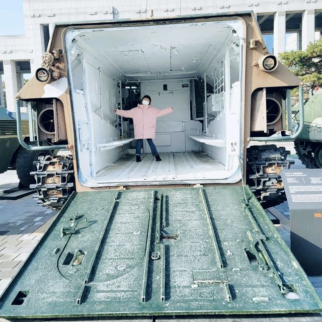 탑승체험이 가능한 전쟁기념관 야외전시장💕