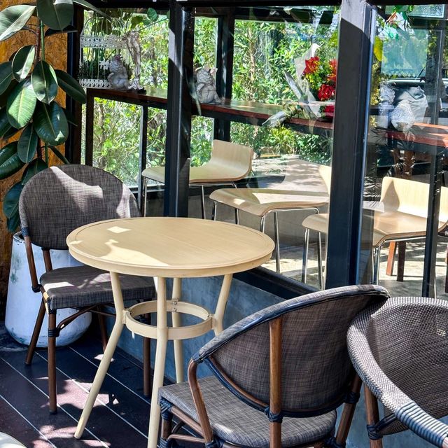 ร่มไม้คาเฟ่ คาเฟ่ริมทาง 304 ปราจีนบุรี