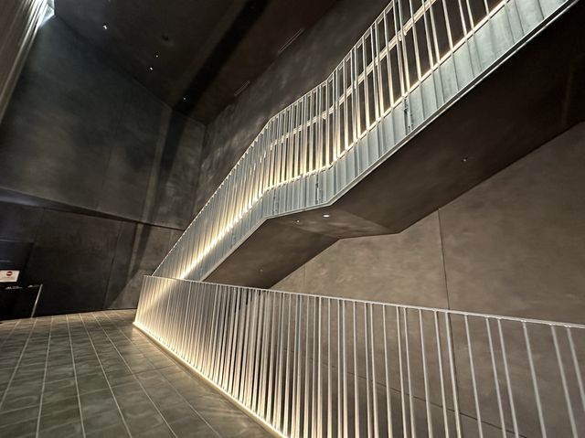 新宿・歌舞伎町。東急歌舞伎町タワー内の劇場『THEATER MIRANO-Za』