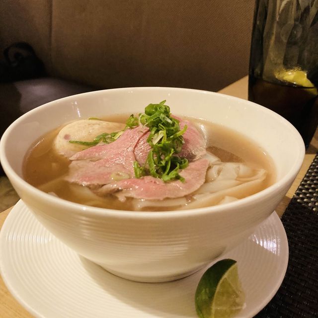 看展覽搵食好去處‼️想吃就吃自助餐 @萬麗咖啡室