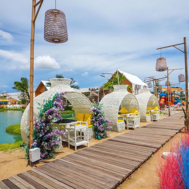 The Beach คาเฟกลางกรุง