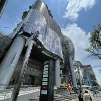 Huge shopping mall in Orchard: Ion Orchard 