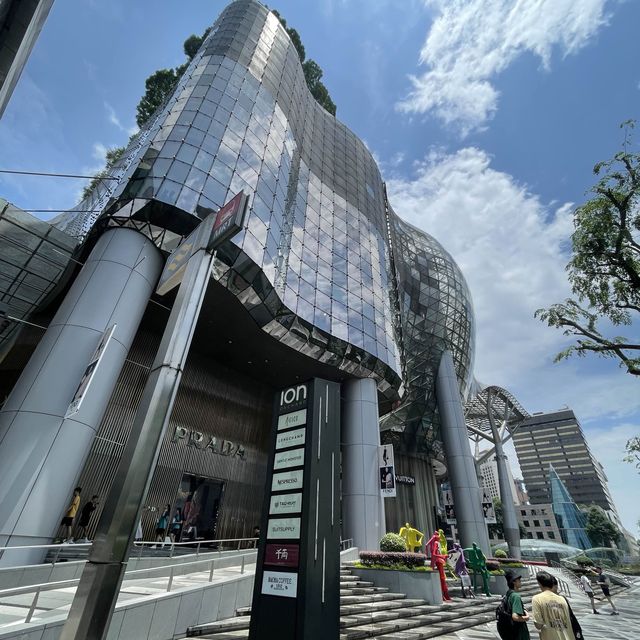 Huge shopping mall in Orchard: Ion Orchard 