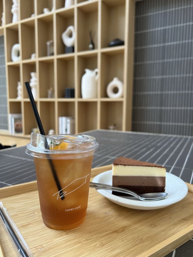 12 FEB HOMEY CAFE คาเฟ่สไตล์ญี่ปุ่น