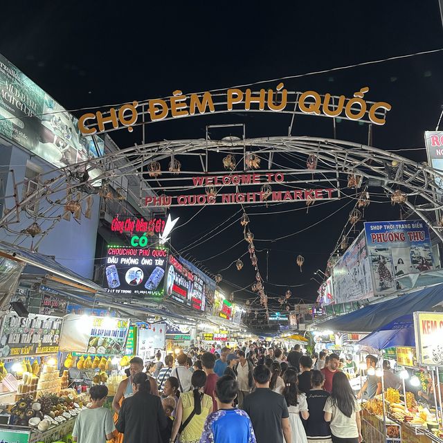 NIGHT MARKET IN PHU QUOC, VIETNAM 🇻🇳🌃🏬🛍️