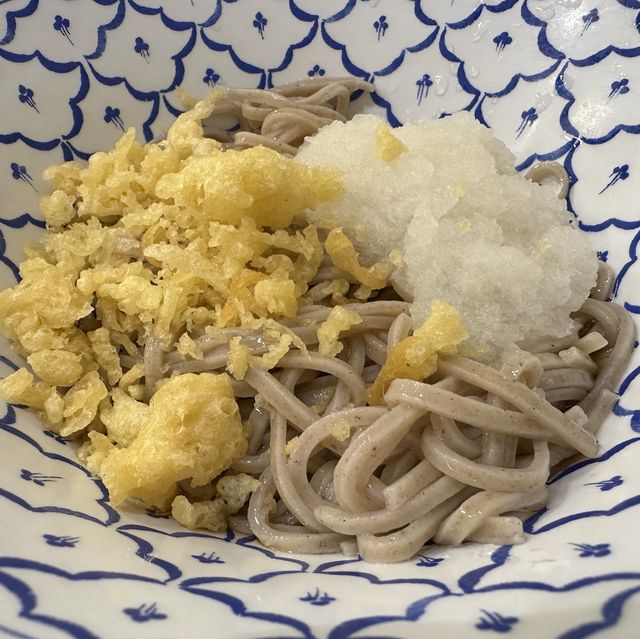 福岡・博多。福岡の人気老舗うどん『牧のうどん』が博多バスターミナル でも食べられます。