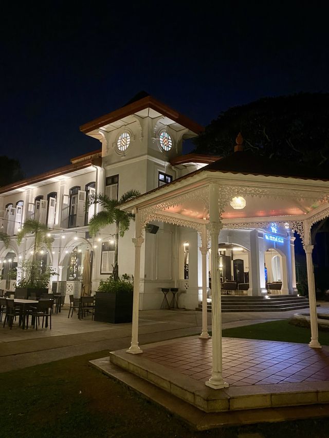 Hidden gem mansion in lush greenery! 