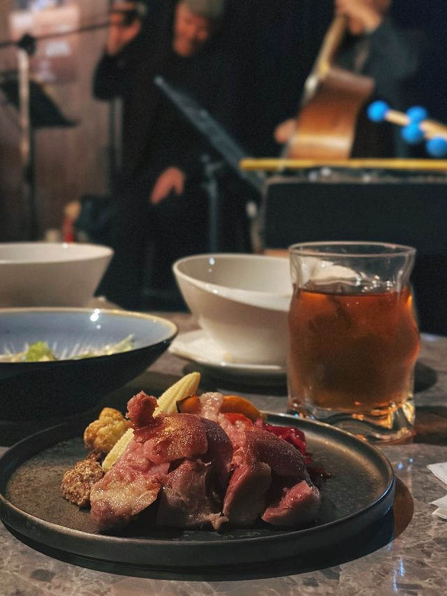 《台北》爵士樂團現場演奏超有氣氛餐酒館-戲台酒館