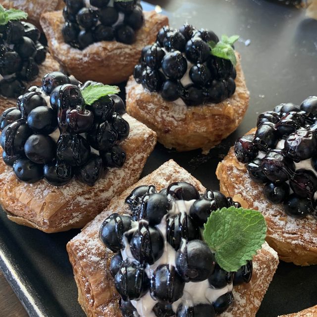 A mouthwatering afternoon break🥤🍰