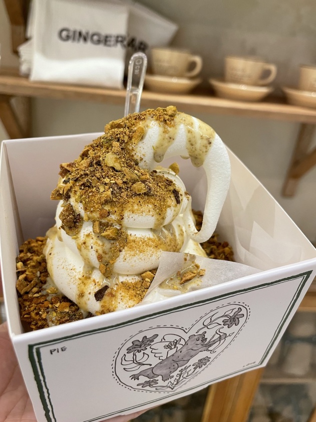 狎鴎亭】あのアイドルも愛したミートパイ🇰🇷GINGERBEAR | Trip.com 江南区