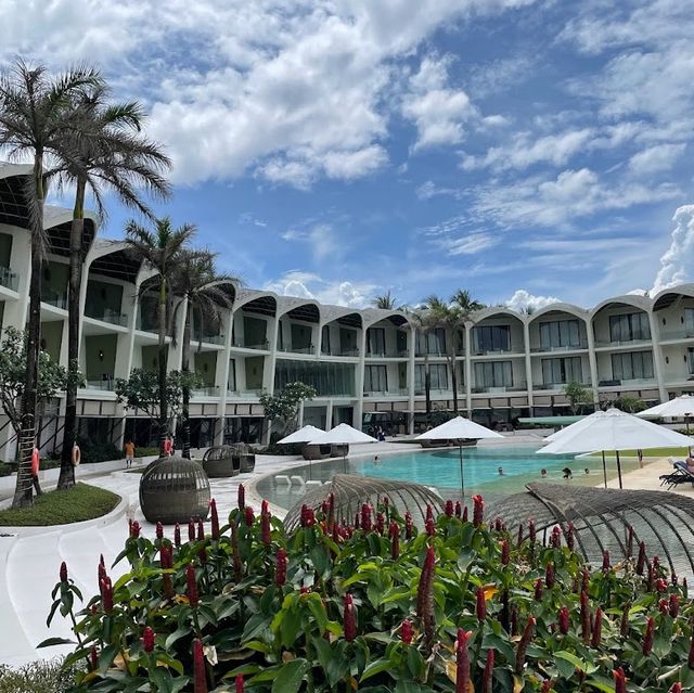 Used-to-be great resort