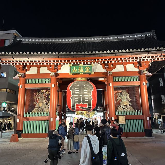 【東京】夜遅くの浅草寺さんぼ