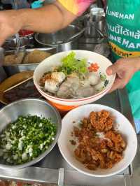 เกี๊ยวปลา ของอร่อยของเมืองสุราษฏร์📍