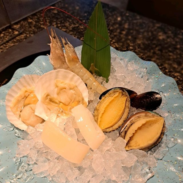 品嚐頂級食材日本A4和牛生蠔刺身，海鮮盛宴等你來