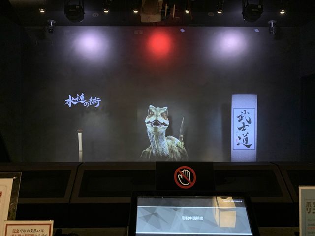酒店下面係便利商店，離地鐵站好近