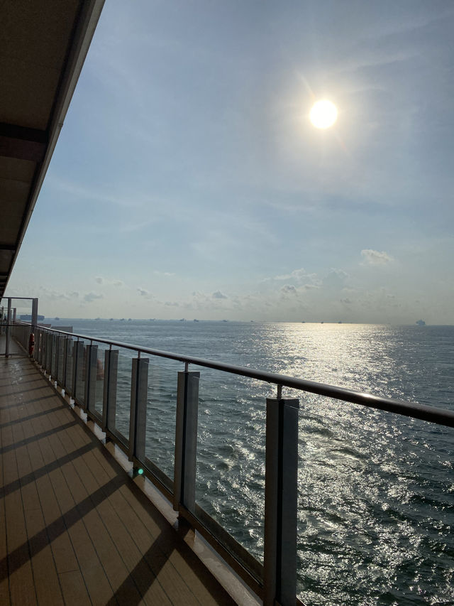 Beautiful sunrise on Genting Dream Cruise 🚢🌤️