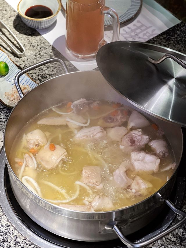 銅鑼灣四季皆宜又養生椰子雞
