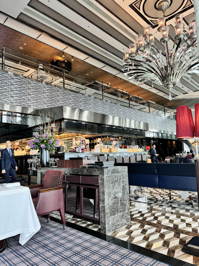 「麗思卡爾頓酒店」- 美酒佳餚、優質服務、維港美景，非凡體驗