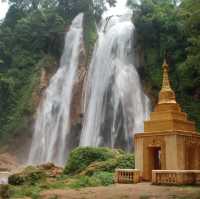 Sparkling of Myanmar waterfall 💦 