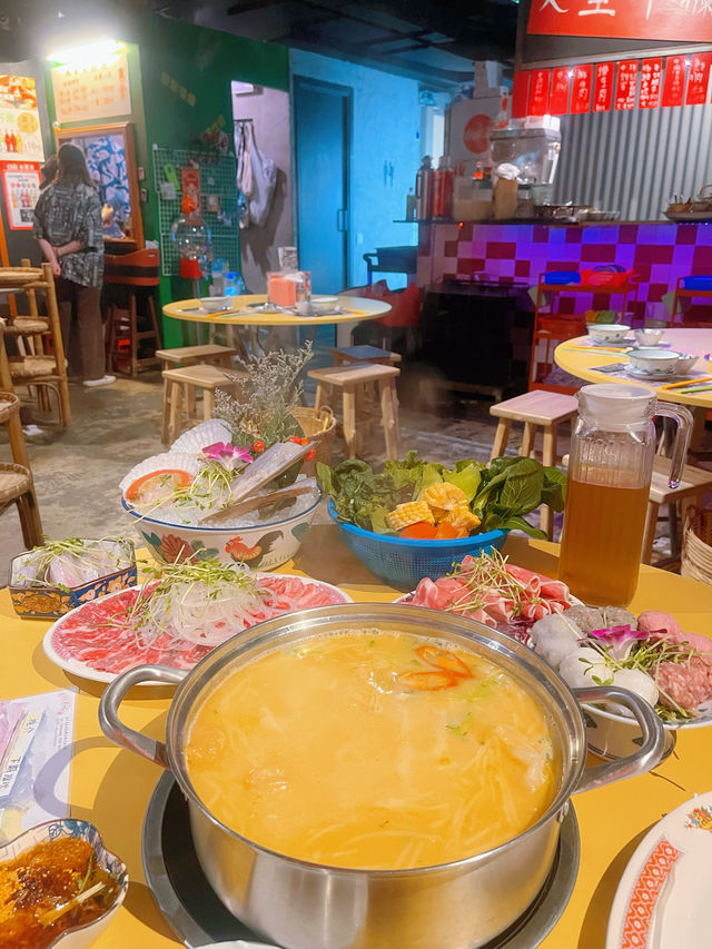 香港人情味🇭🇰 懷舊香港主題火鍋店🤩