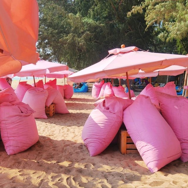 pink cafe in pattaya