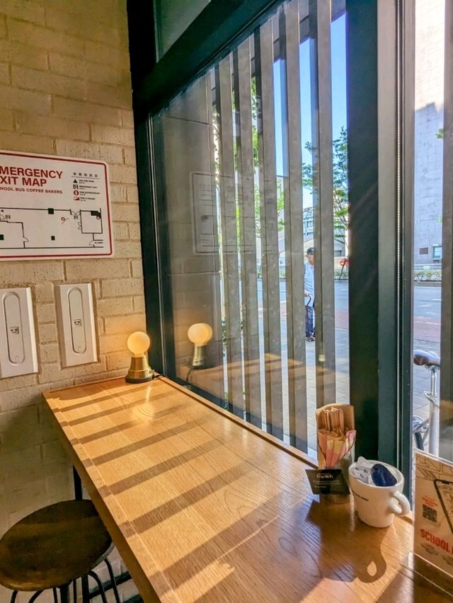 日本東京-以校車為logo的咖啡烘焙坊：Schoolbus Coffee Bakers