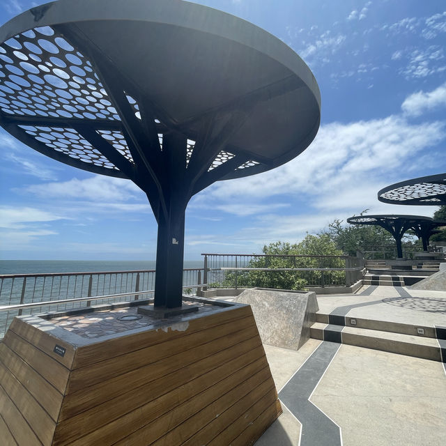 A relaxing afternoon tea at Khao Sam Muk Viewpoint