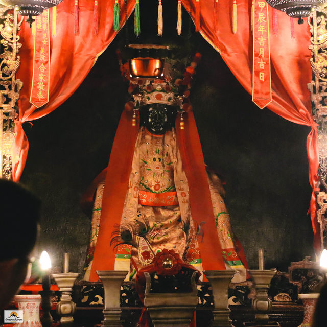 Man Mo Temple