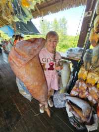 ตลาดน้ำอัมพวา