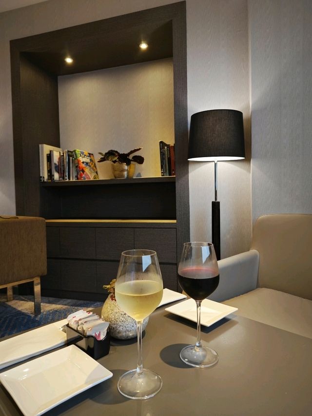 M Club Lounge at M Hotel Singapore City Centre 