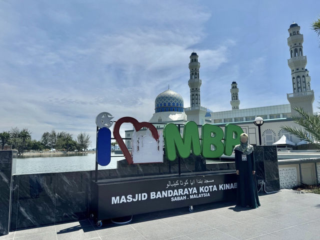 【マレーシア🇲🇾】水に囲まれた美しいモスク🕌