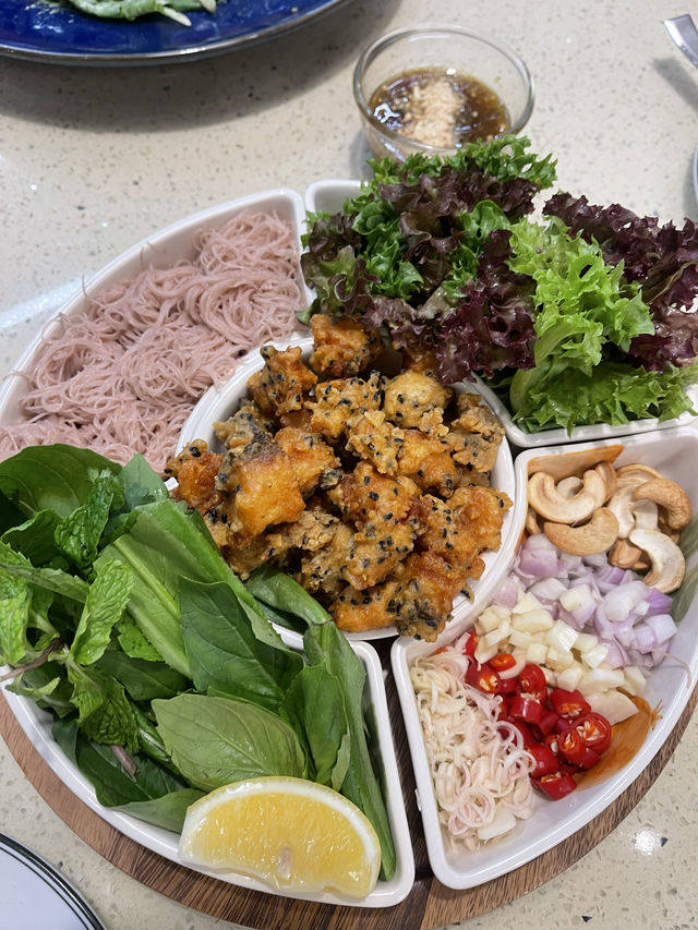 พาคุณแม่มาทาน เมนูพิเศษวันแม่ 🥗 โอ้กะจู๋