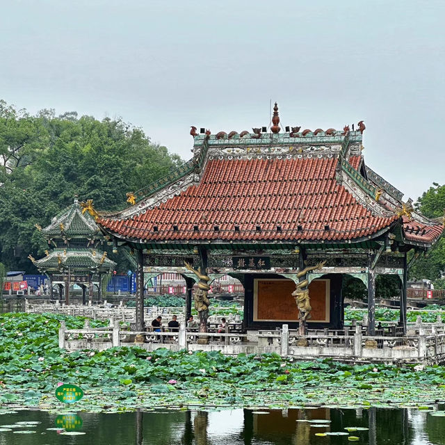 泉湖公園：詩意水榭