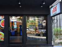 ร้านยำแซ่บย่านอโศก