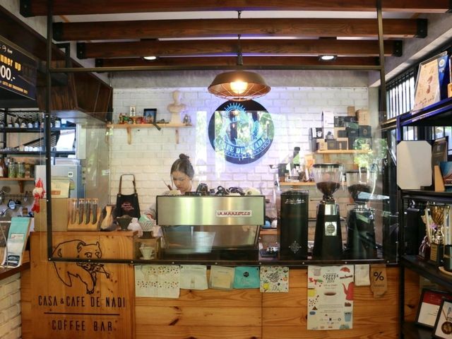 มาทานกาแฟที่ Casa and cafe De Nadi